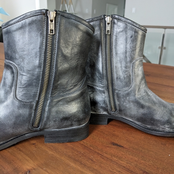 BNWT Frye Melissa Button Short Boots - Women's Size 9.5 - Distressed Grey/ Black - Picture 3 of 7